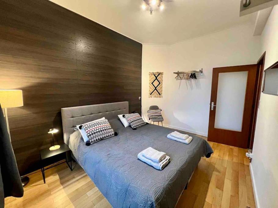 Bellevue - Grand Appartement Pour 5 Sur Les Quais De La Meuse Liège Exteriör bild