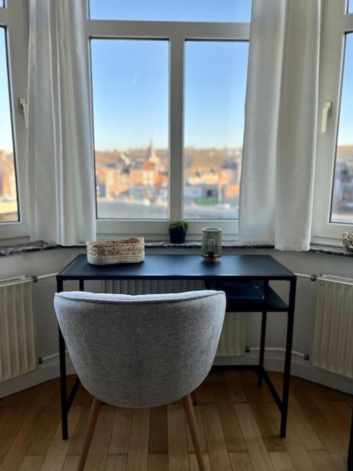 Bellevue - Grand Appartement Pour 5 Sur Les Quais De La Meuse Liège Exteriör bild