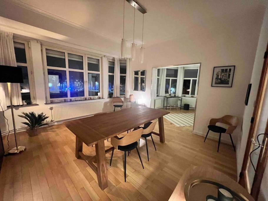 Bellevue - Grand Appartement Pour 5 Sur Les Quais De La Meuse Liège Exteriör bild