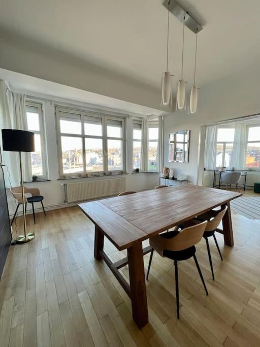 Bellevue - Grand Appartement Pour 5 Sur Les Quais De La Meuse Liège Exteriör bild