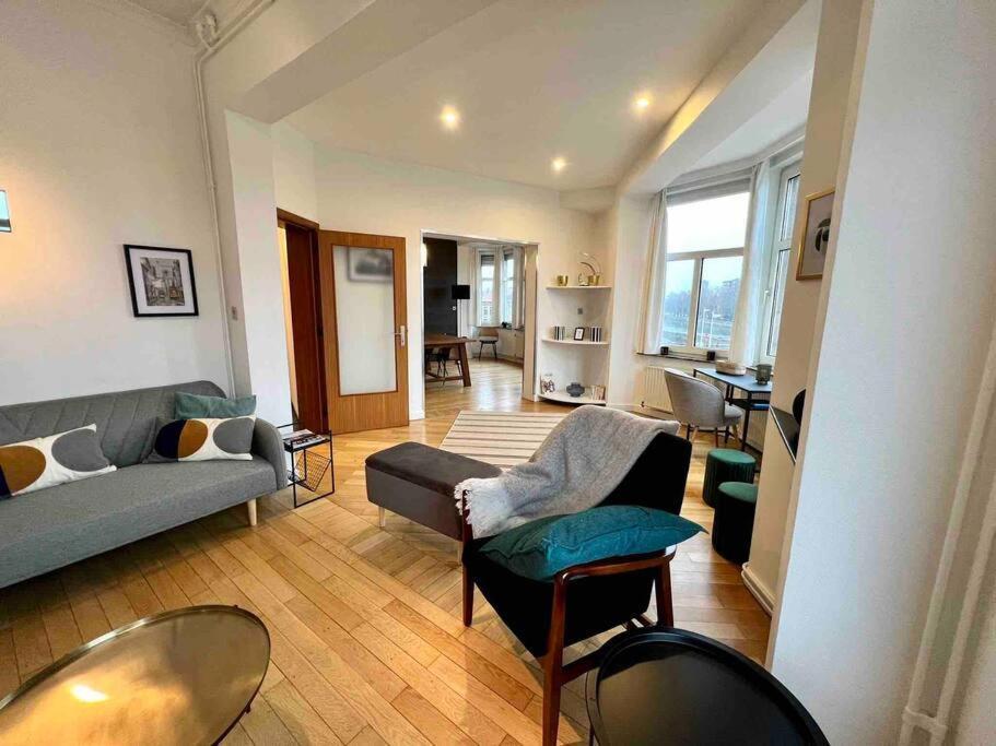 Bellevue - Grand Appartement Pour 5 Sur Les Quais De La Meuse Liège Exteriör bild