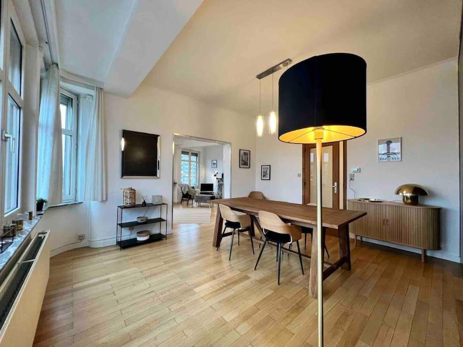 Bellevue - Grand Appartement Pour 5 Sur Les Quais De La Meuse Liège Exteriör bild