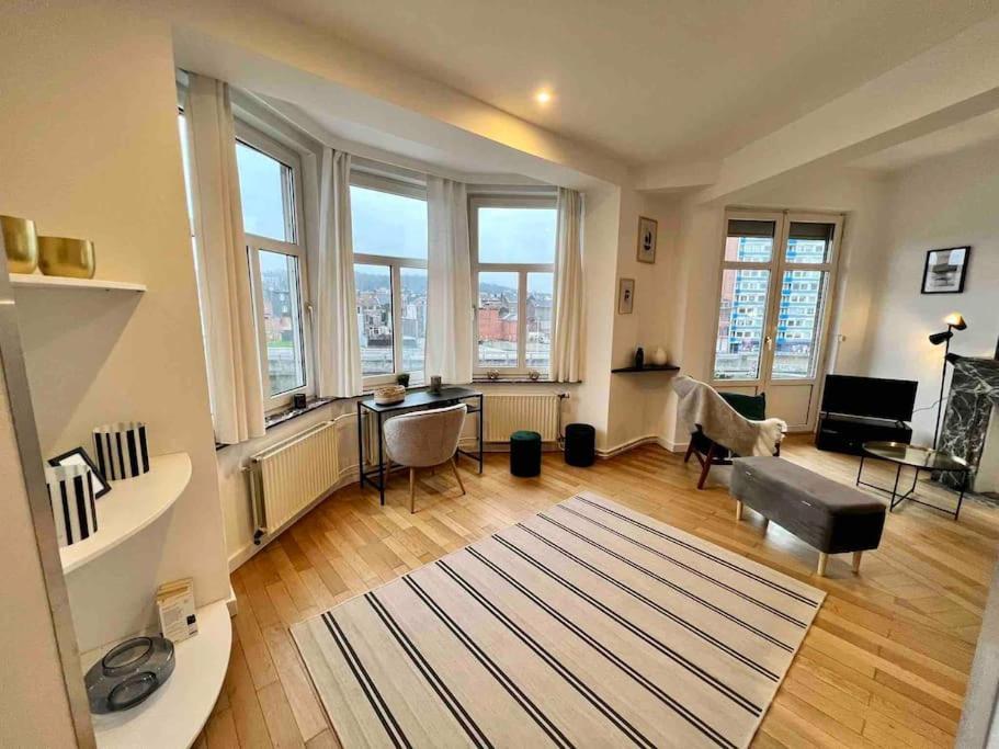Bellevue - Grand Appartement Pour 5 Sur Les Quais De La Meuse Liège Exteriör bild