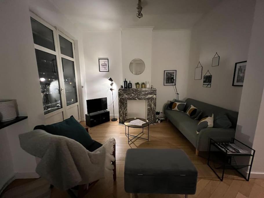Bellevue - Grand Appartement Pour 5 Sur Les Quais De La Meuse Liège Exteriör bild