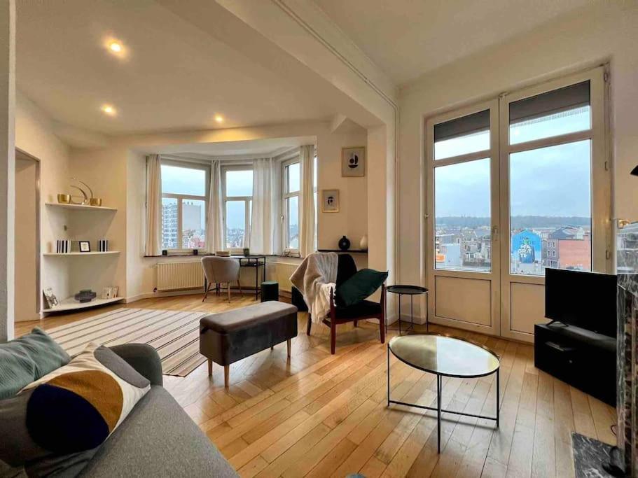 Bellevue - Grand Appartement Pour 5 Sur Les Quais De La Meuse Liège Exteriör bild