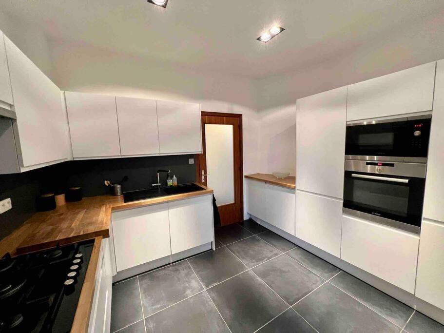 Bellevue - Grand Appartement Pour 5 Sur Les Quais De La Meuse Liège Exteriör bild