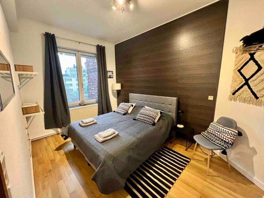Bellevue - Grand Appartement Pour 5 Sur Les Quais De La Meuse Liège Exteriör bild