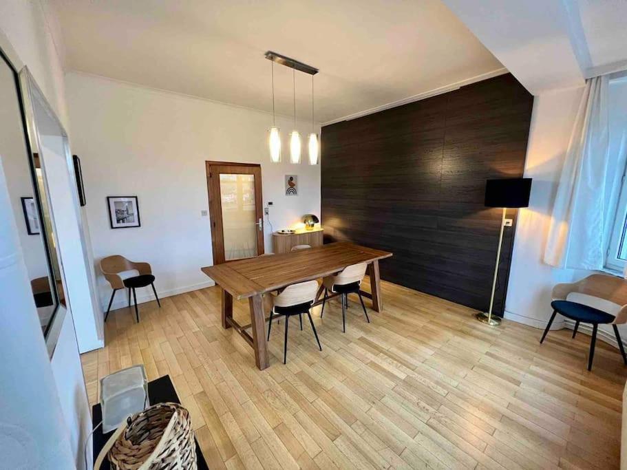 Bellevue - Grand Appartement Pour 5 Sur Les Quais De La Meuse Liège Exteriör bild